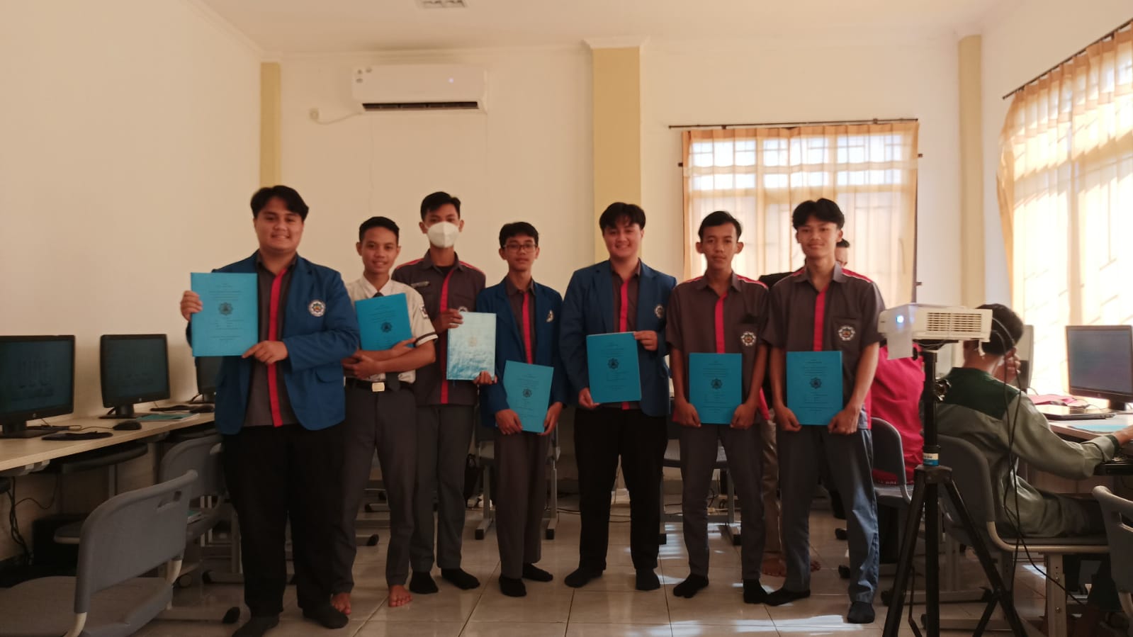 Pelaksanaan Sidang Praktek Kerja  Lapangan