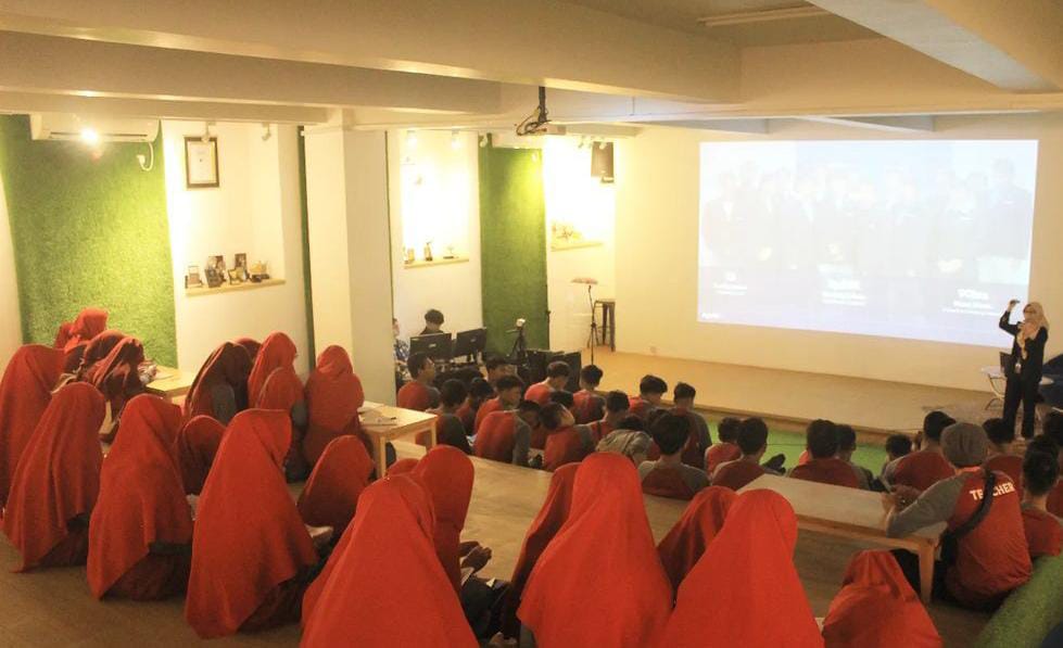 Kunjungan Industri SMKIT Baitul Aziz,  Upaya Pengenalan Budaya Kerja  Industri