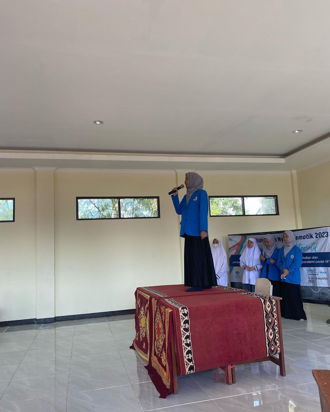 Praktik dan Pelatihan pada Seminar  Public Speaking SMKIT Baitul Aziz